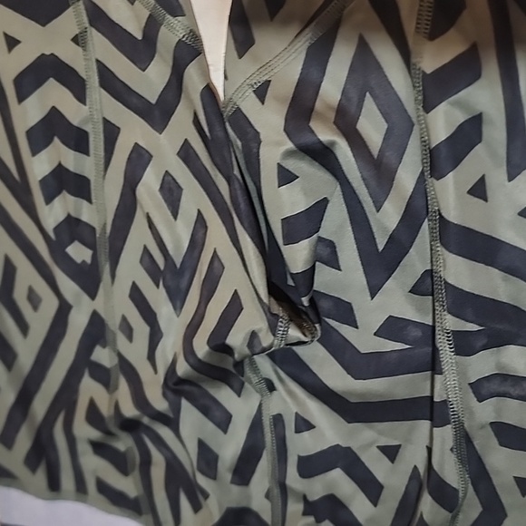 Lululemon Capri leggings size 6 - Picture 4 of 8